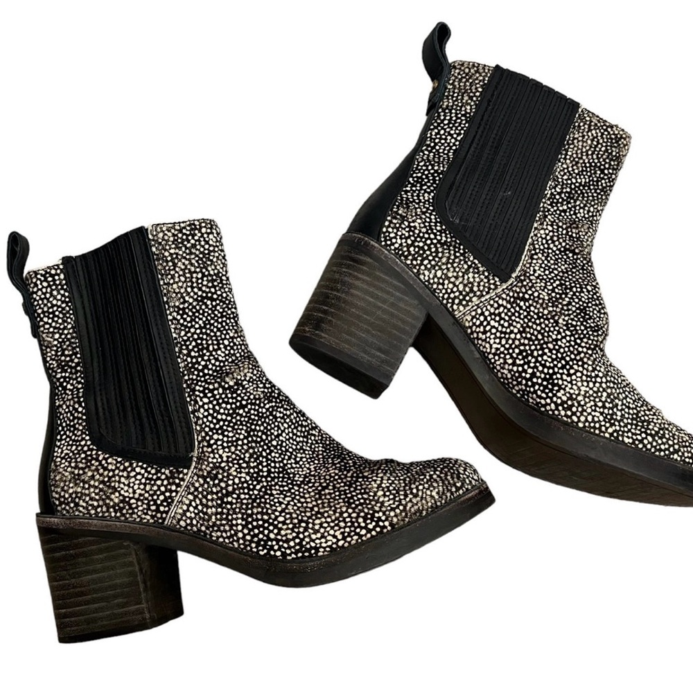 Ugg Camden Exotic animal print Chelsea Booties Size 7 - Picture 2 of 10